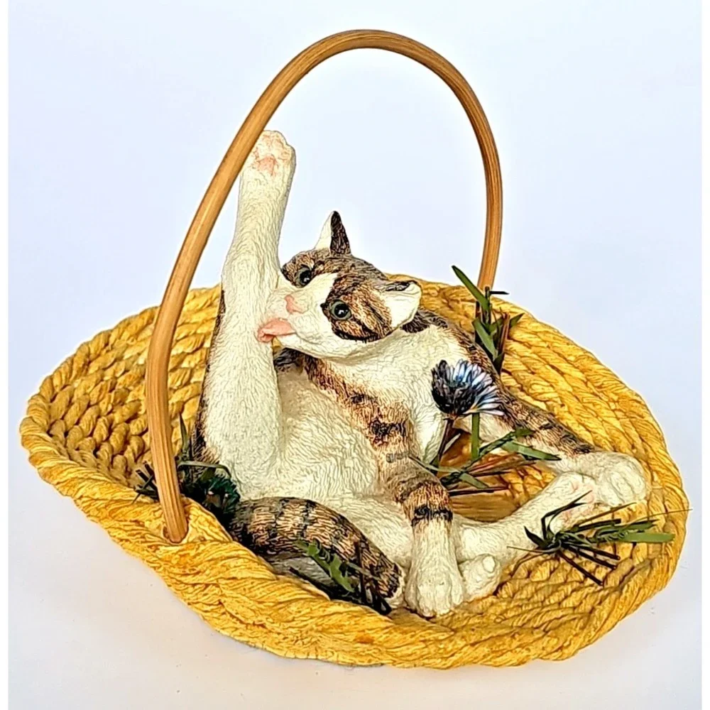Purrfect Pet Cat Figurine Realistic Marty Sculpture The‎ Primping Place - M1023
